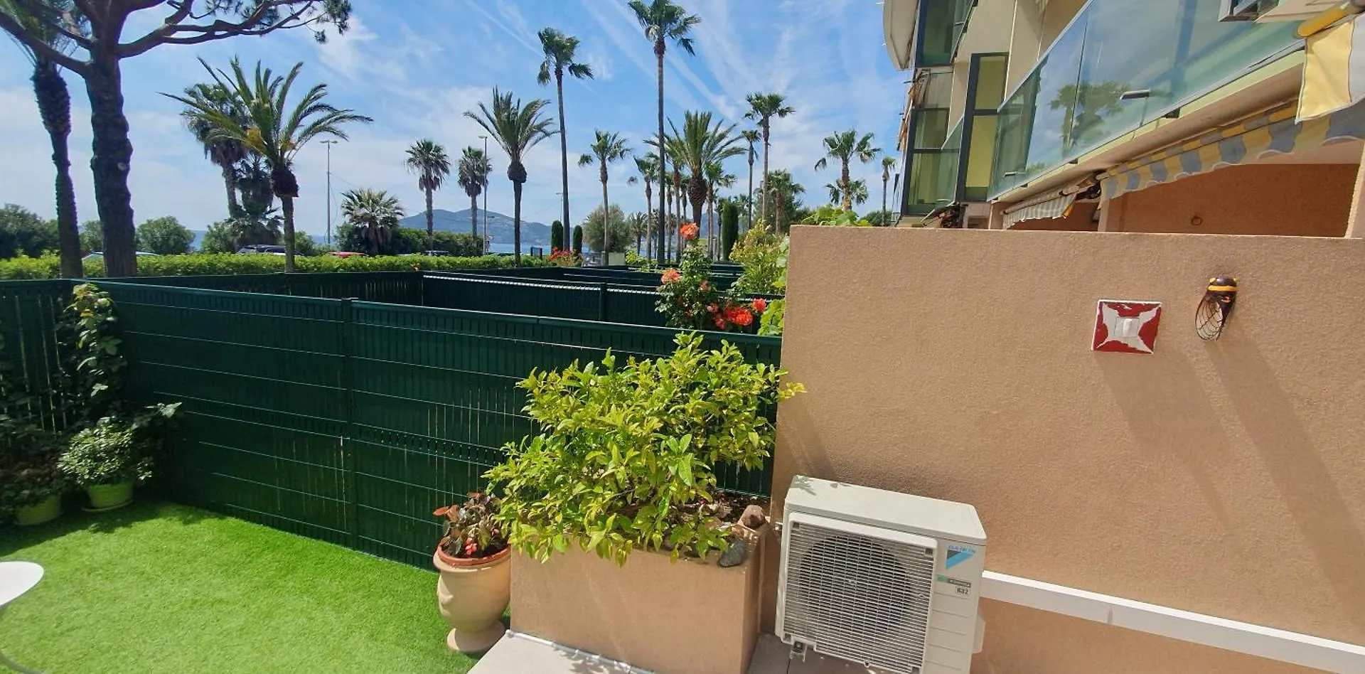 Residence Egee Cannes 0*,  France